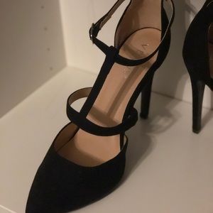 Venus black heels